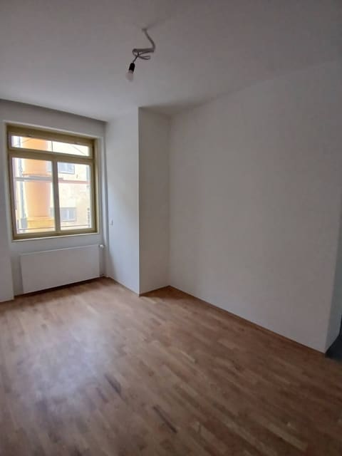 Čerstvo vymaľovaná izba
